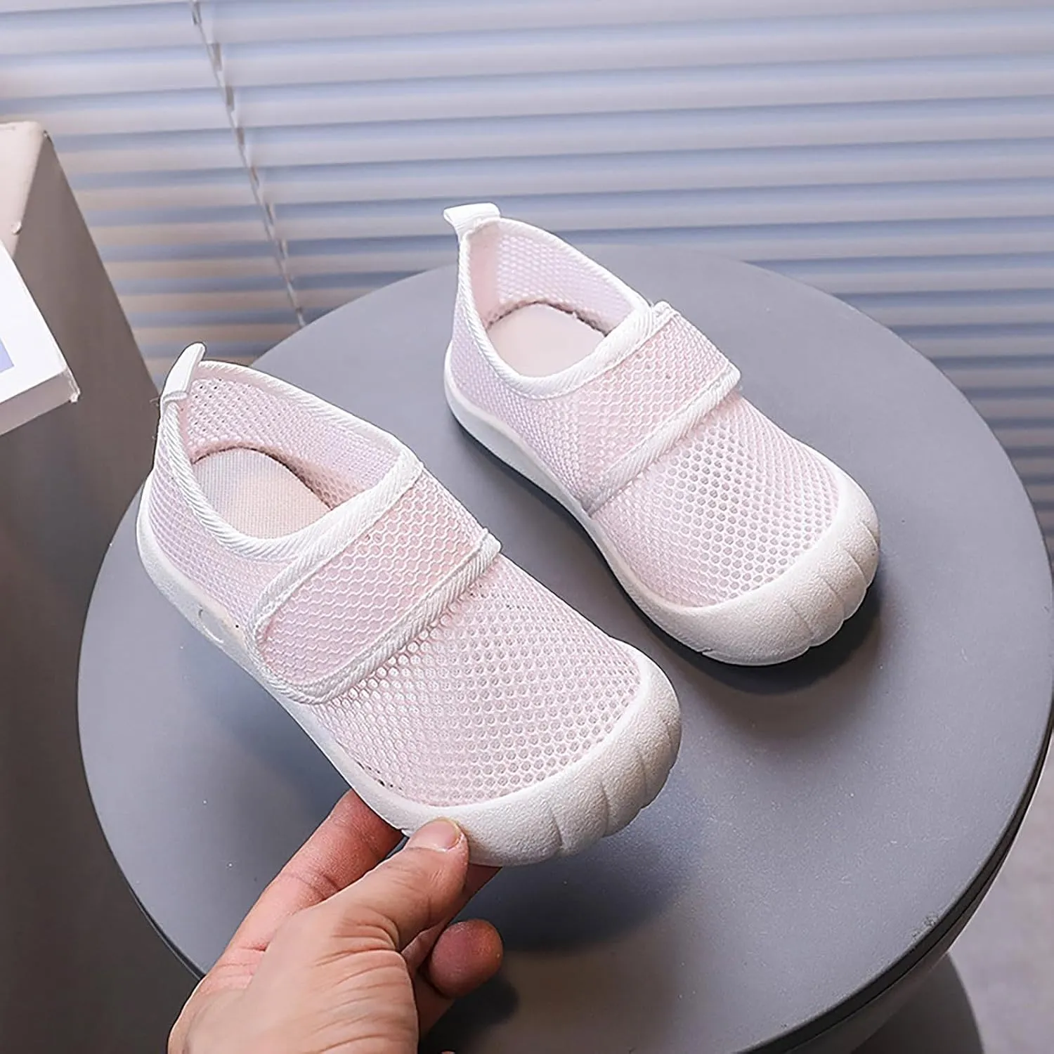 2025 Summer New Hollowed Breathable Mesh Shoes Boys Baotou Anti Kick Sandals Girls Solid Color Beach Shoes