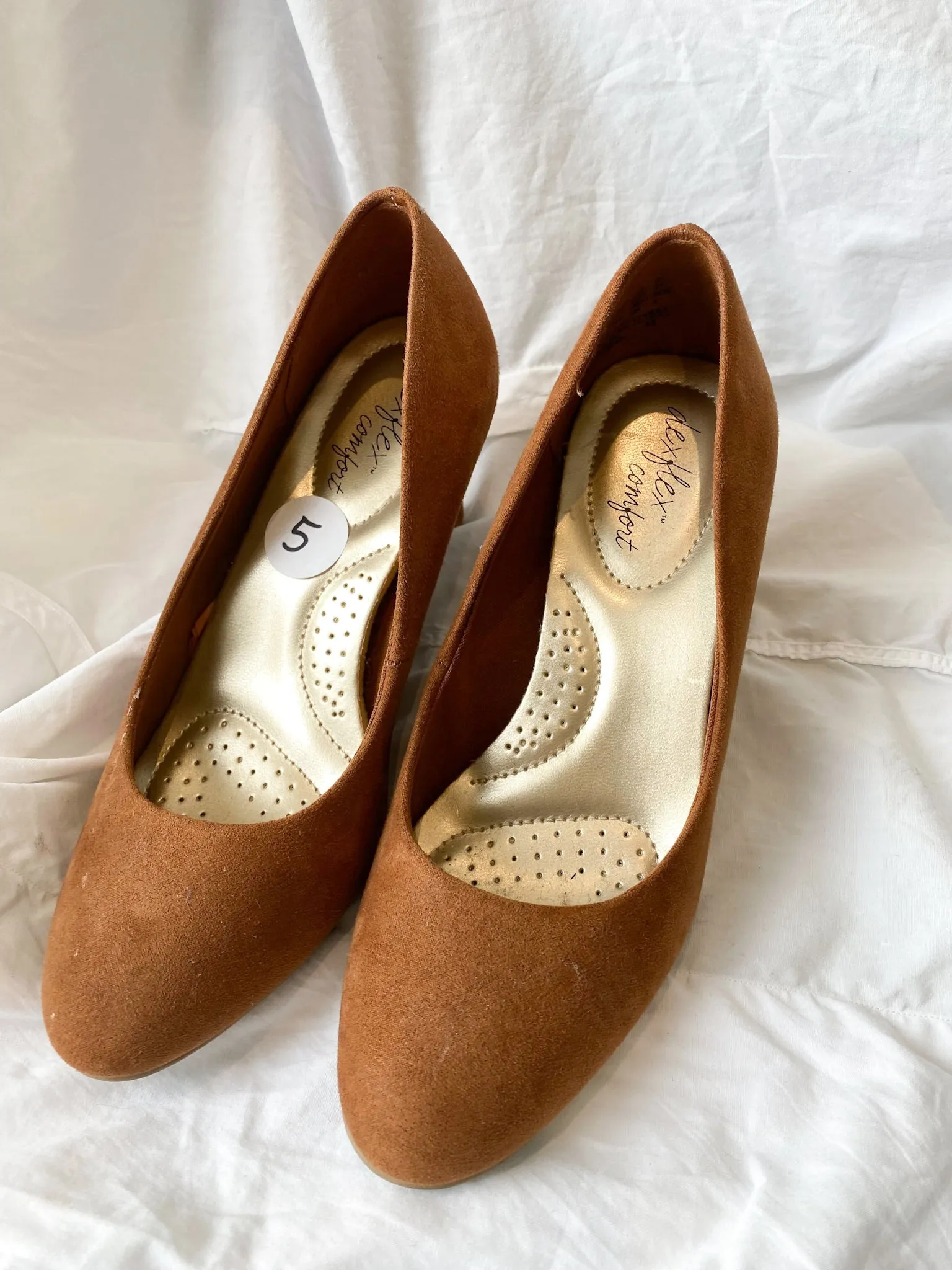 Dex Camel Flex Comfort Heels - Size 5