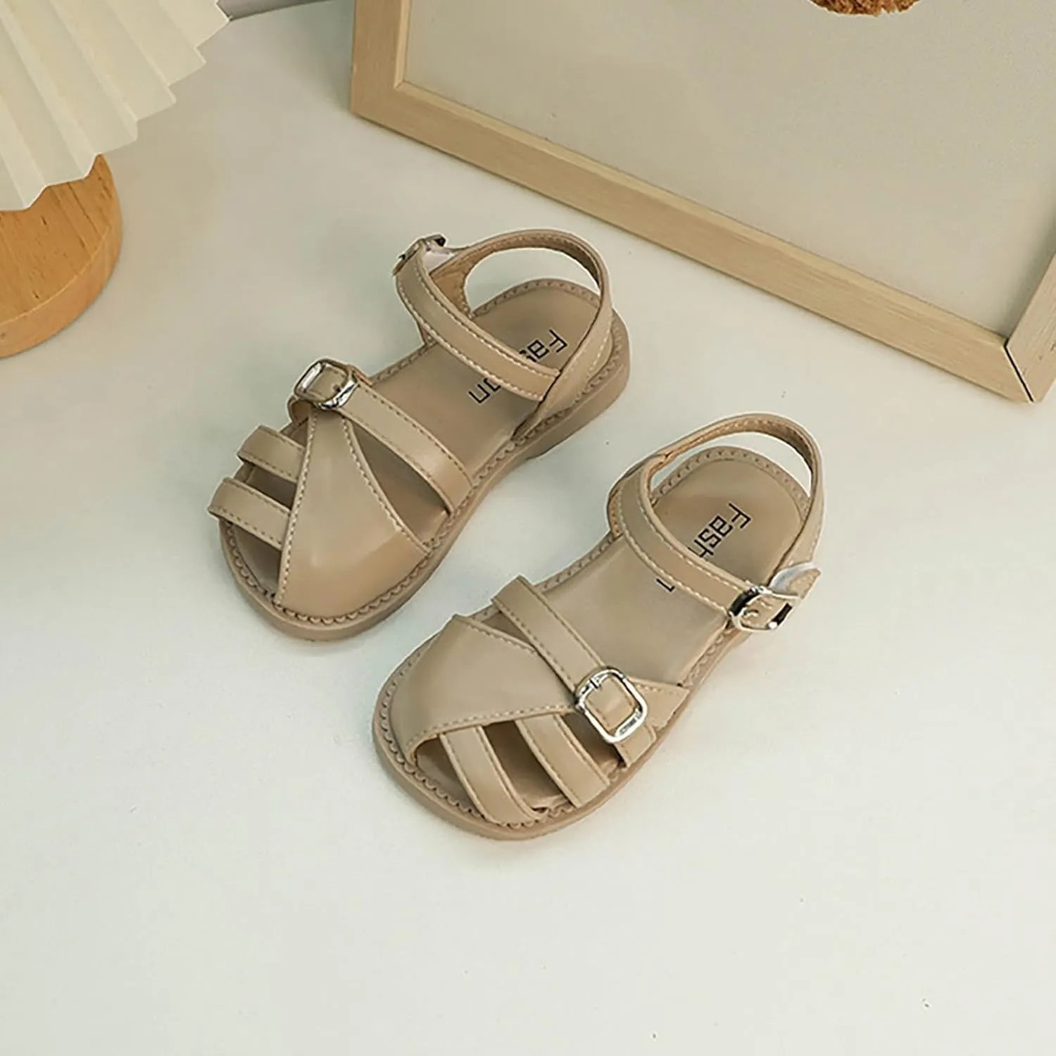 Girls Sandals Closed Toe Princess Flat Sandals Strappy Buckle Lightweight Comfort Summer Shoes for Kids Toddler