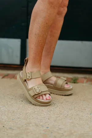 Ugg: W Goldenstar Villa Sandal in Mustard Seed
